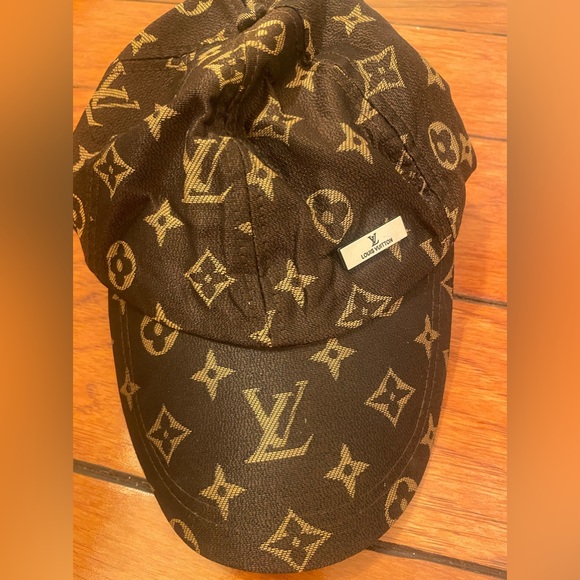 Tanya Tucker signed, Authentic vintage Louis Vuitton hat . 1990s - Picture 4 of 6